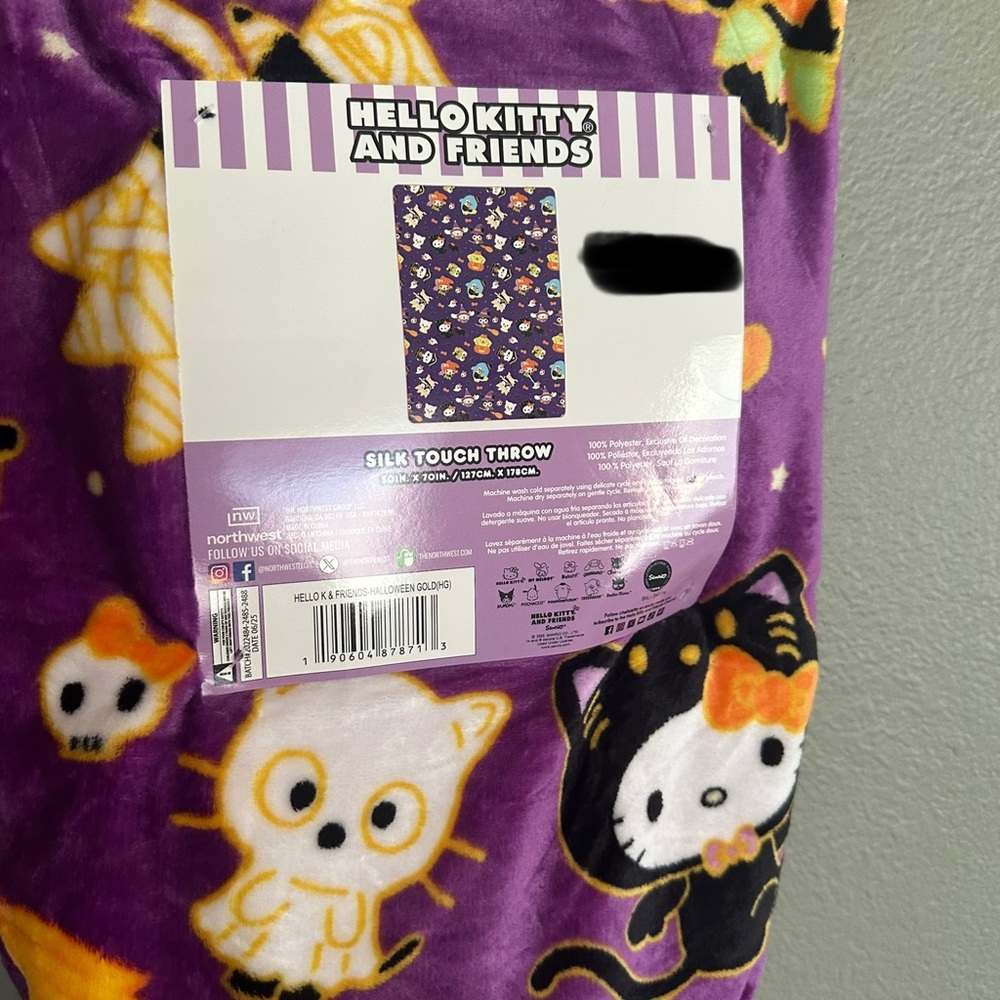 Hello Kitty and Friends Halloween Silk Touch Throw